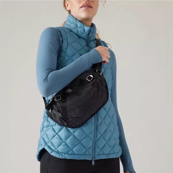 🆕 Athleta Black Excursion Waistbag - Picture 11 of 13